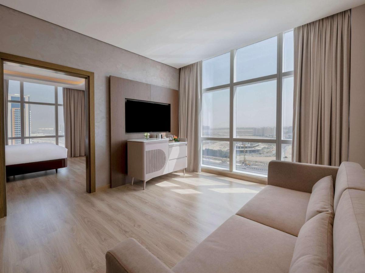 Movenpick Jumeirah Village Triangle ドバイ エクステリア 写真 Suite