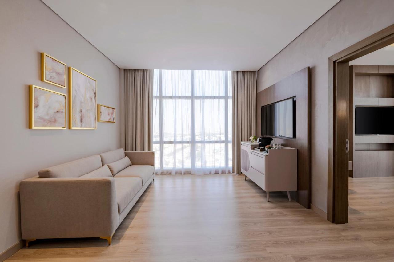 Movenpick Jumeirah Village Triangle ドバイ エクステリア 写真